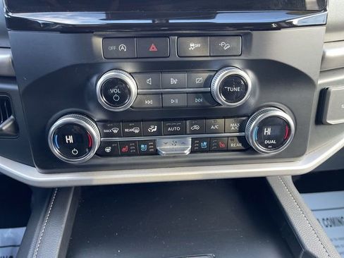 Used 2024 Ford Expedition XLT image 20