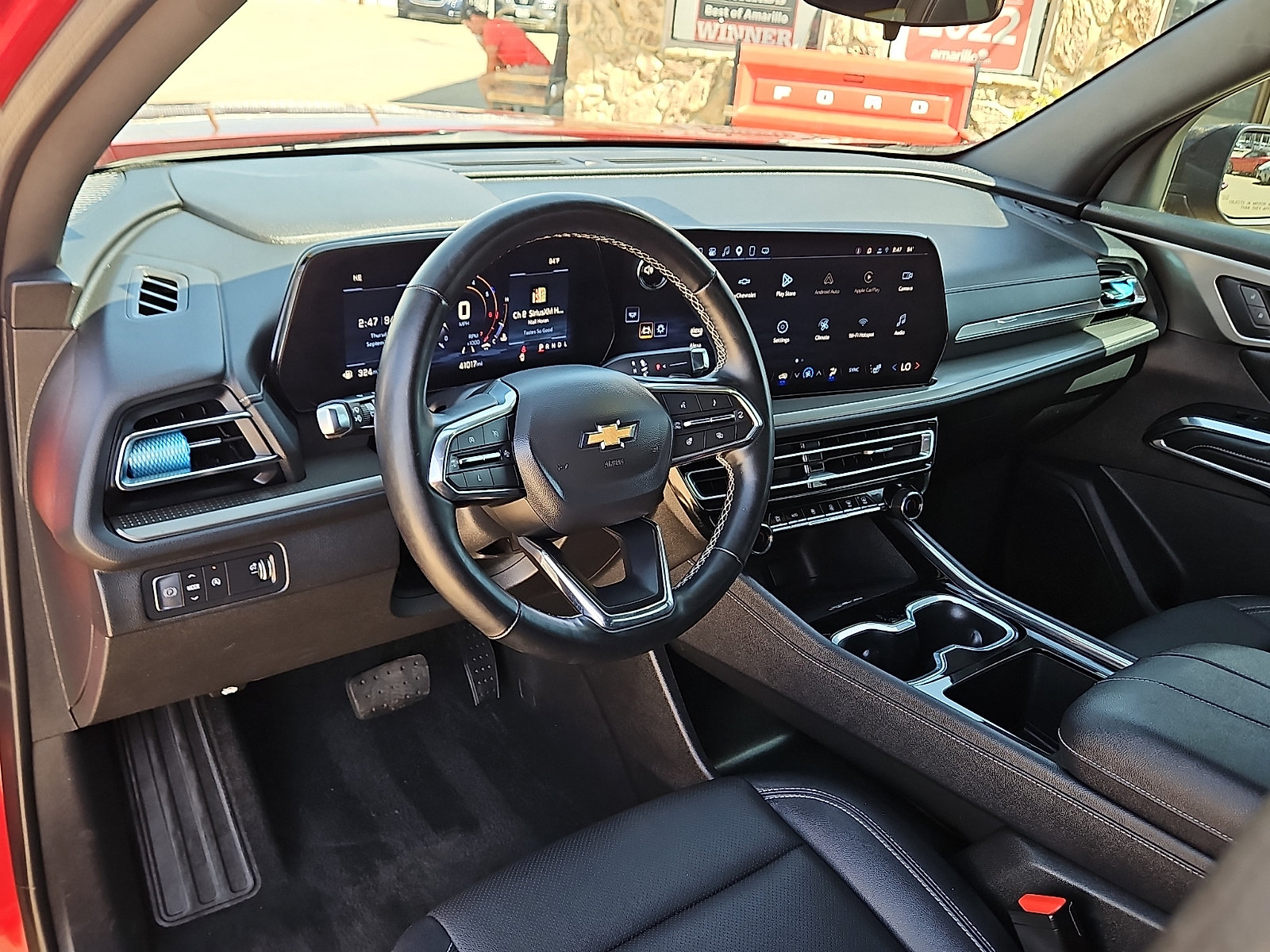 Used 2025 Chevrolet Traverse LT FWD image 12