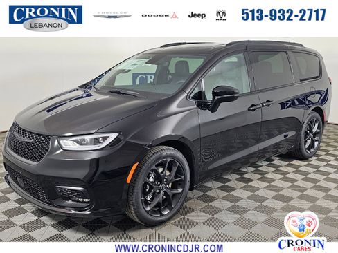New 2026 Chrysler Pacifica Select w/ S Appearance Package FWD image 1