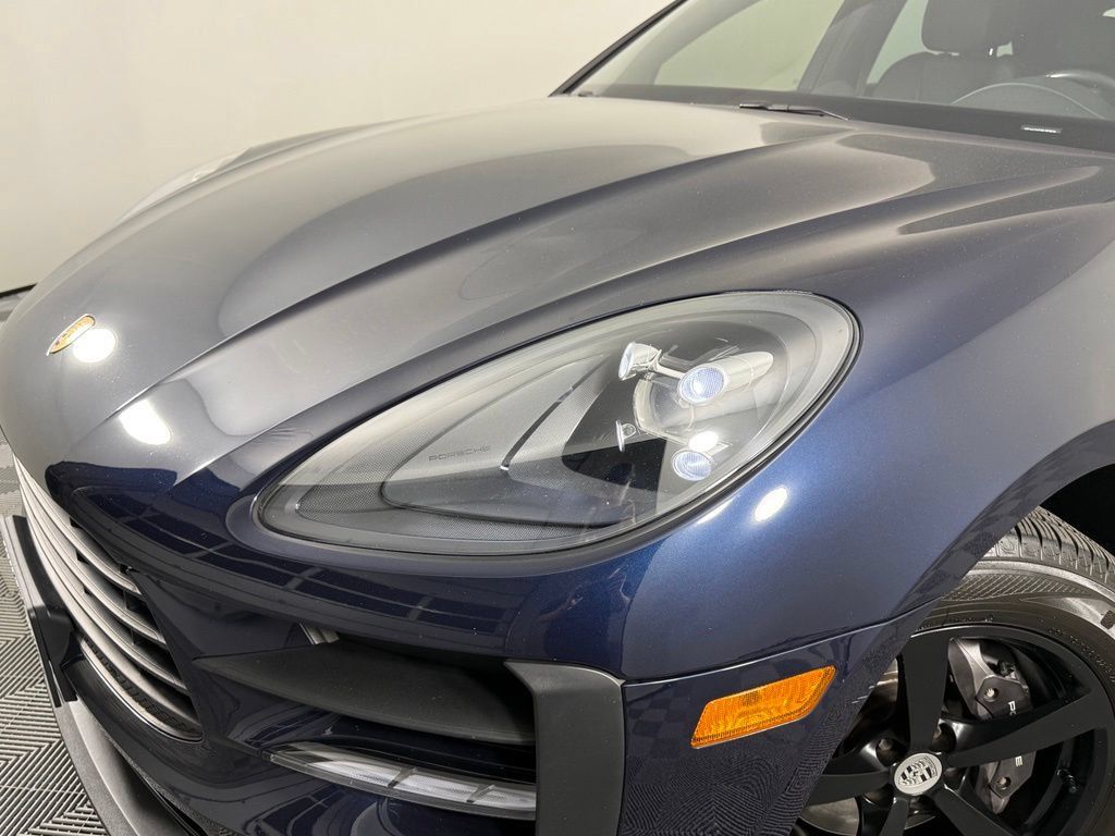 Certified 2021 Porsche Macan AWD/4WD image 11