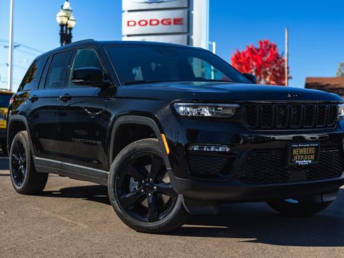 New 2025 Jeep Grand Cherokee Limited w/ Black Appearance Package image 1