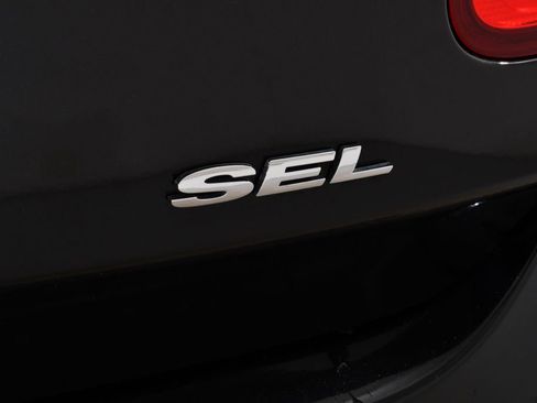 Used 2011 Ford Taurus SEL w/ 201A Rapid Spec Order Code image 22