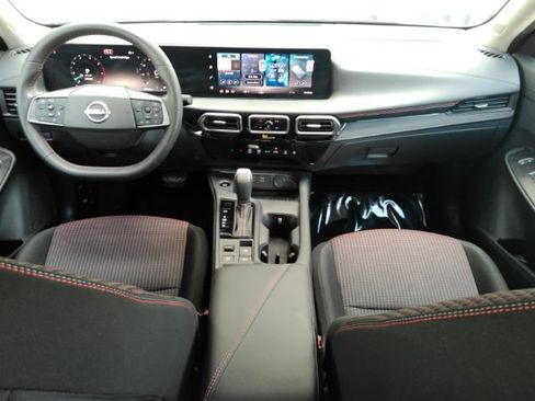 Used 2026 Nissan Sentra SR w/ Floor Mat Package FWD image 3