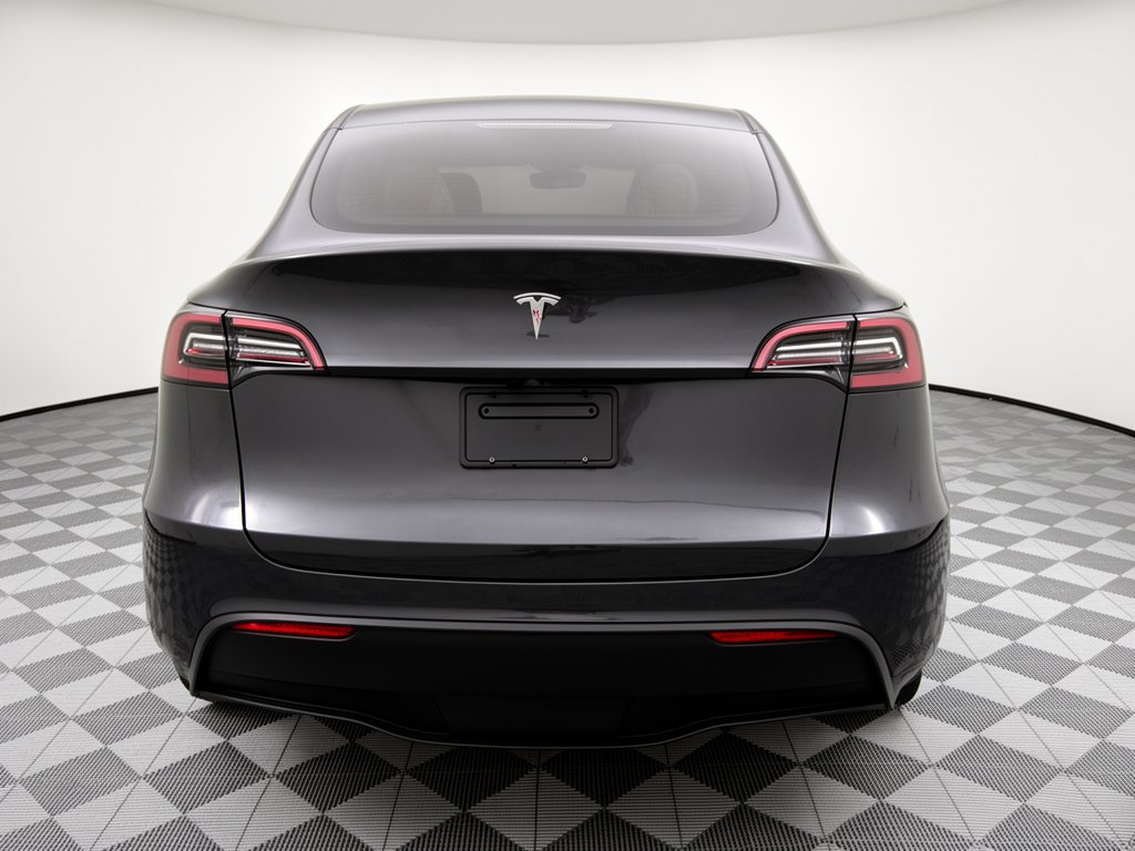 Used 2024 Tesla Model Y Long Range RWD image 11