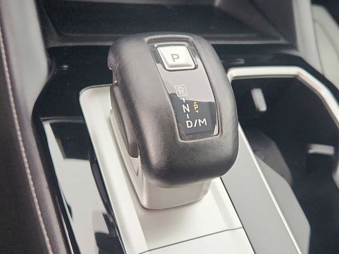 Used 2025 Mitsubishi Outlander SE image 14