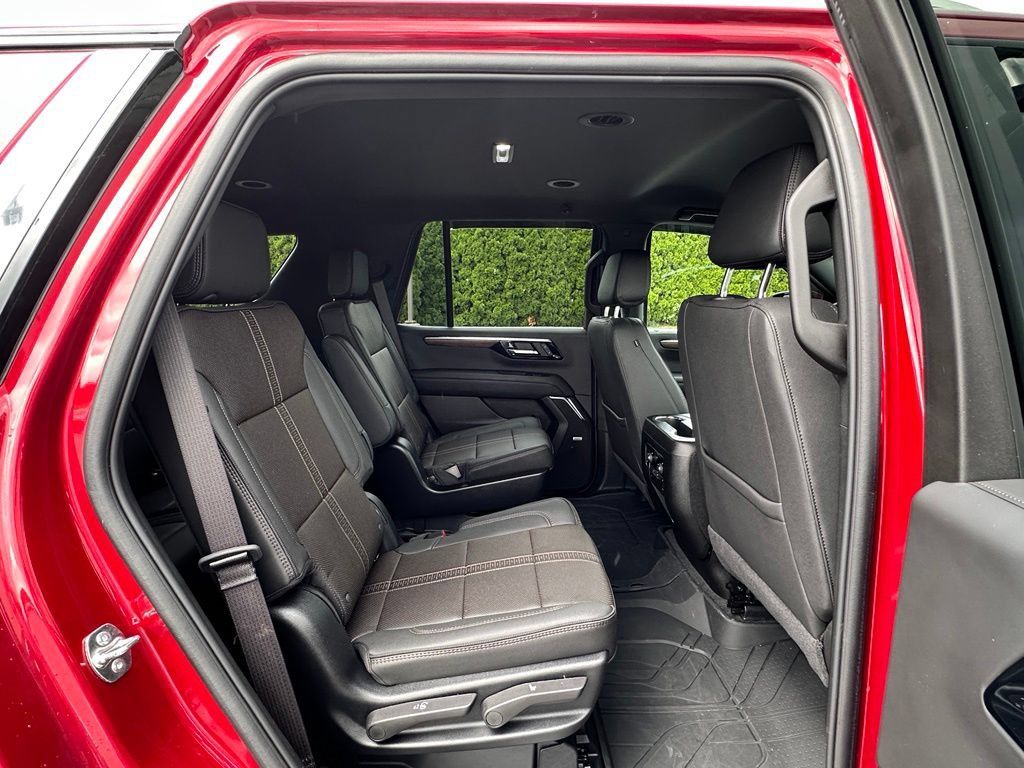 Certified 2025 Chevrolet Tahoe High Country AWD/4WD image 17