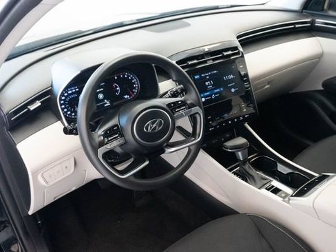 Used 2024 Hyundai Tucson SEL FWD image 3