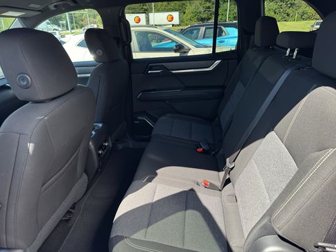 Used 2025 GMC Acadia Elevation image 24