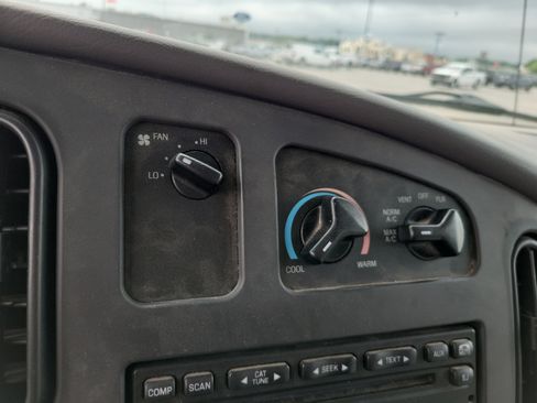 Used 2007 Ford E-450 and Econoline 450 image 27