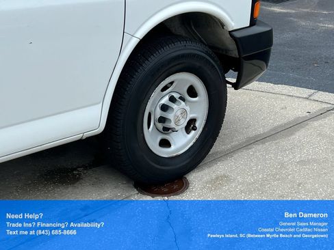 Used 2009 Chevrolet Express 2500 Passenger RWD image 15
