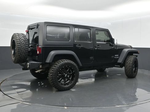 Used 2018 Jeep Wrangler Unlimited Sport S image 7
