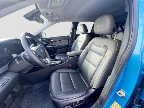 Used 2025 Chevrolet Trax ACTIV w/ Driver Confidence Package image 18