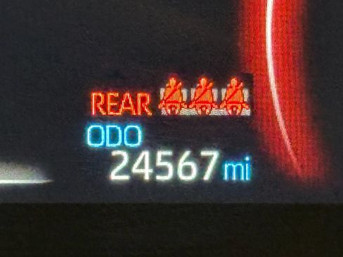 Used 2025 Toyota RAV4 XLE AWD/4WD image 6