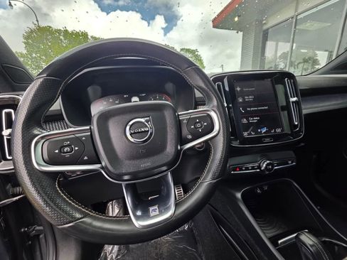 Used 2019 Volvo XC40 T5 R-Design AWD/4WD image 18