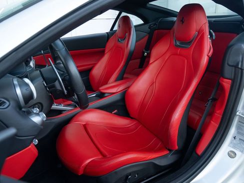 Used 2019 Ferrari Portofino image 34