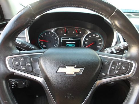 Used 2018 Chevrolet Equinox Premier FWD image 15