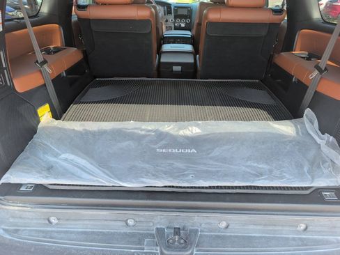 Used 2017 Toyota Sequoia Platinum AWD/4WD image 28