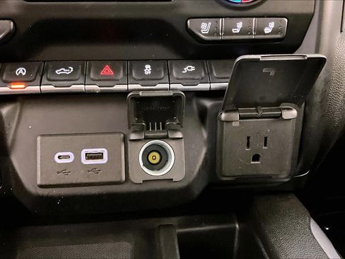 Used 2021 GMC Sierra 1500 AT4 w/ AT4 Value Package image 32