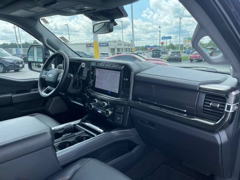 Used 2024 Ford F250 Lariat w/ Lariat Ultimate Package AWD/4WD image 17