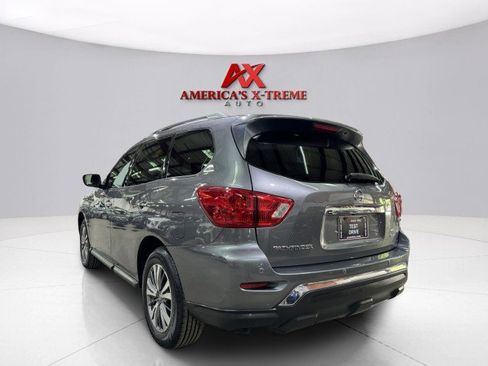 Used 2019 Nissan Pathfinder SV image 4