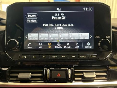 Used 2025 Nissan Pathfinder SL AWD/4WD image 30