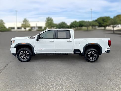 Used 2021 GMC Sierra 2500 AT4 w/ AT4 Premium Plus Package image 3