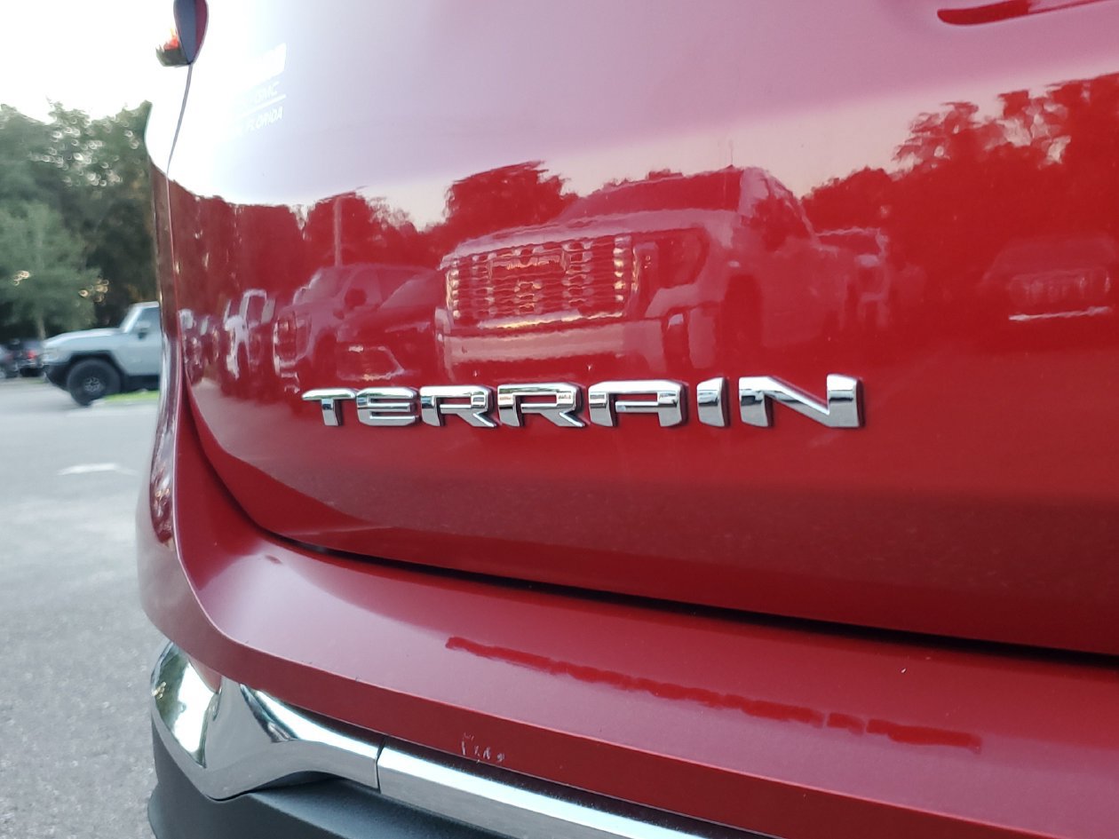 Used 2024 GMC Terrain SLT w/ Infotainment Package II FWD image 7