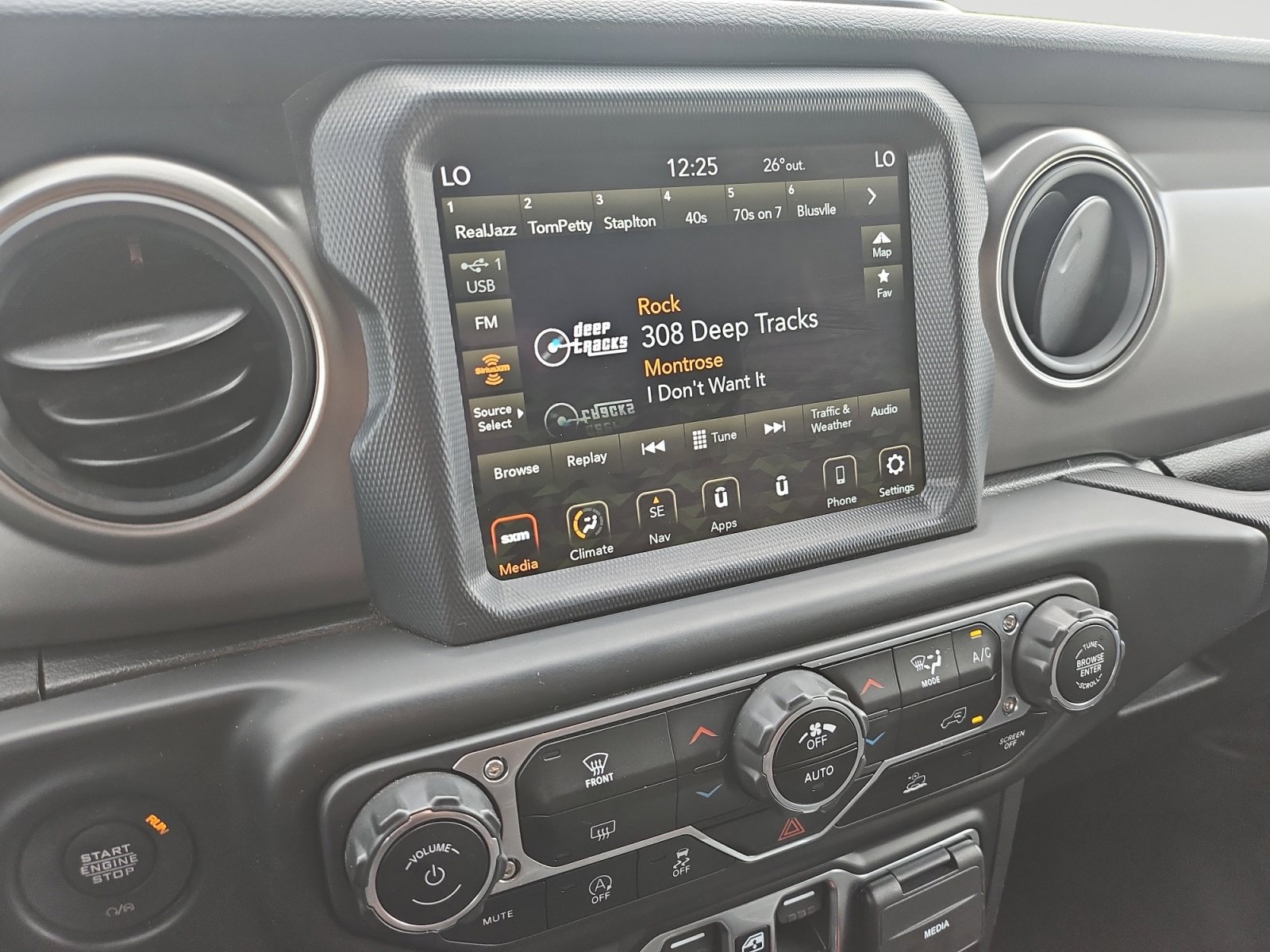 Used 2023 Jeep Gladiator Sport AWD/4WD image 29