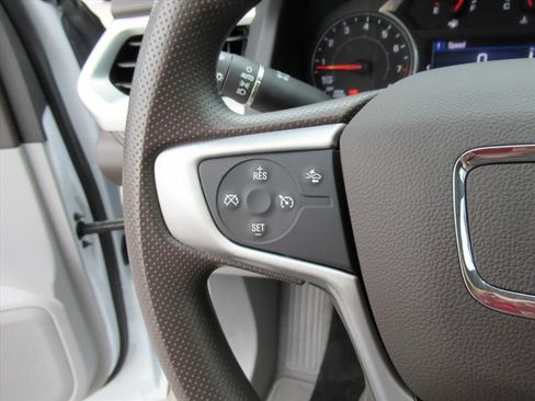 Used 2021 GMC Acadia SLE w/ Driver Convenience Package image 17