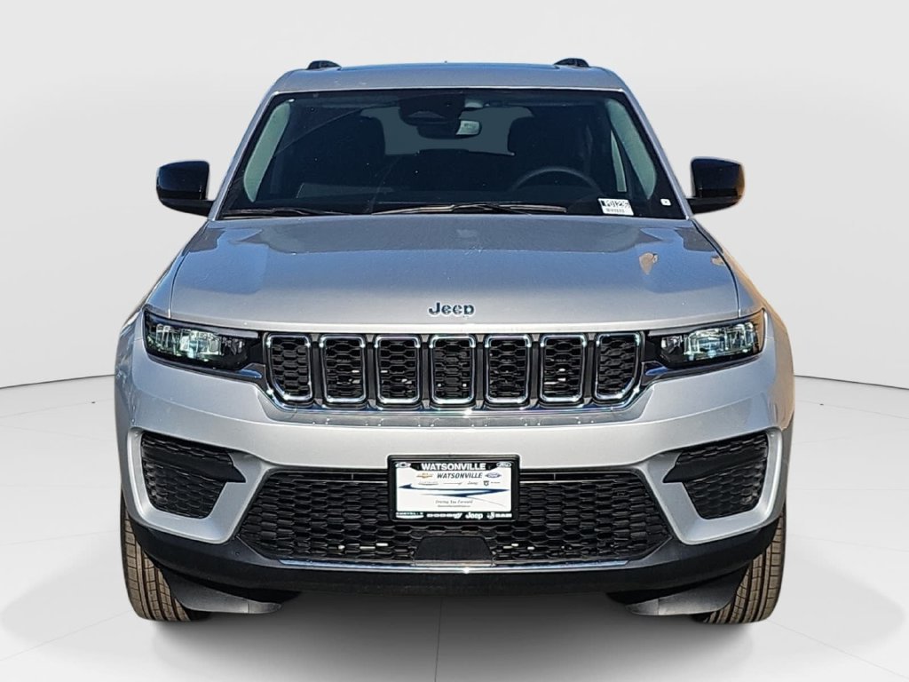 Used 2023 Jeep Grand Cherokee Laredo X AWD/4WD image 8