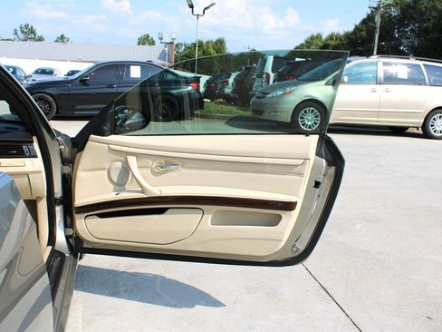 Used 2009 BMW 335i Convertible image 35