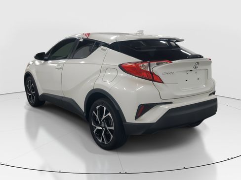Used 2018 Toyota C-HR XLE image 6