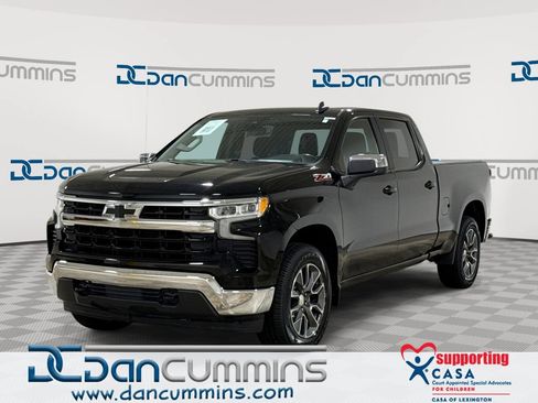 Used 2022 Chevrolet Silverado 1500 LT w/ Z71 Off-Road Package AWD/4WD image 1
