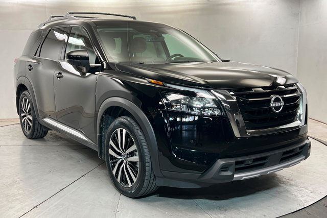 Used 2025 Nissan Pathfinder Platinum w/ Cargo Package FWD image 7