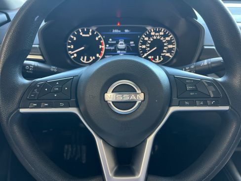 Used 2023 Nissan Altima 2.5 SV FWD image 23