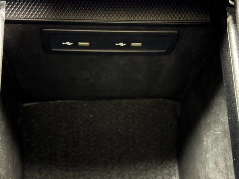 Used 2021 Mercedes-Benz GLC 300 GLC 300 w/ Premium Package image 31