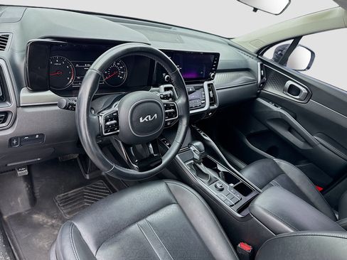 Used 2022 Kia Sorento S FWD image 7