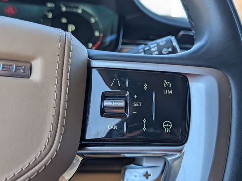 Used 2023 Land Rover Range Rover SE image 25