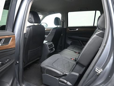 Used 2024 Volkswagen Atlas SE FWD image 21
