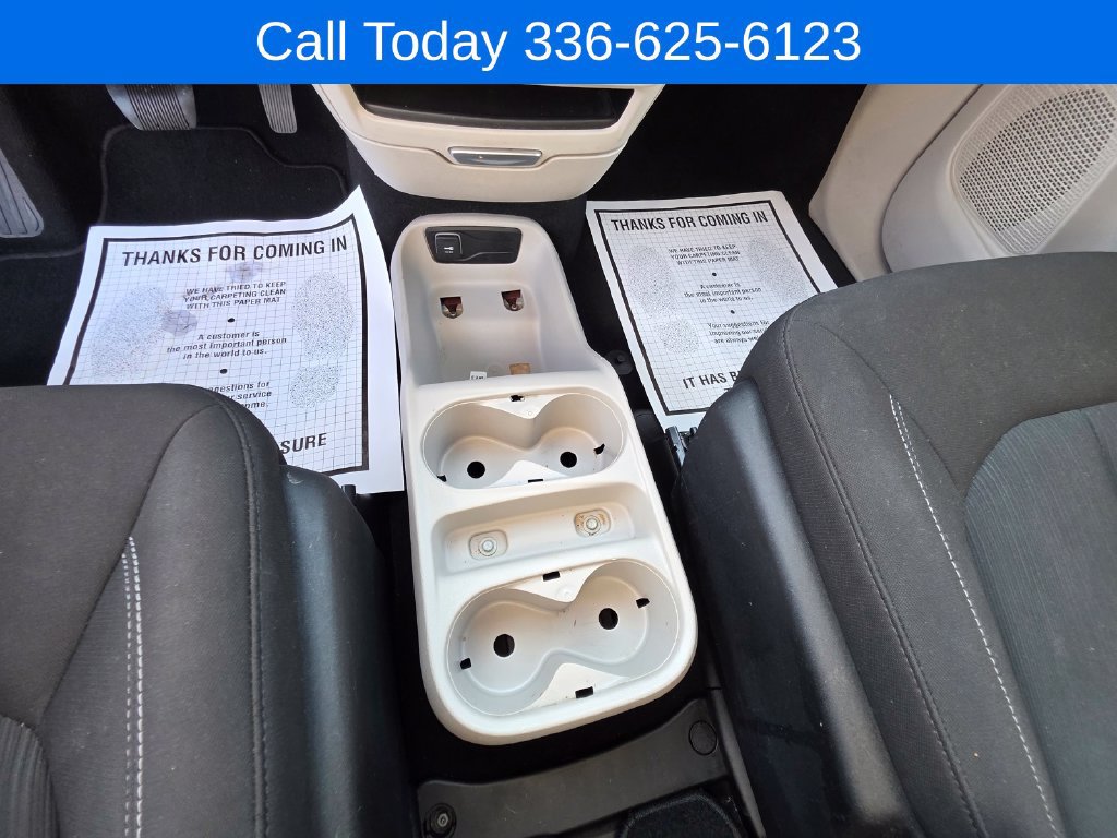Used 2023 Chrysler Voyager LX FWD image 19