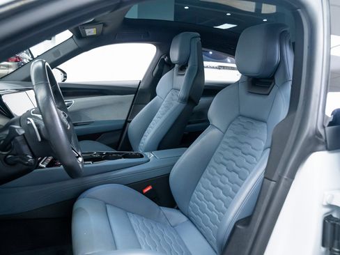 Used 2022 Audi e-tron GT Prestige w/ Prestige Package image 18