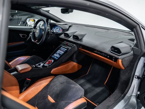 Used 2023 Lamborghini Huracan Tecnica RWD image 12