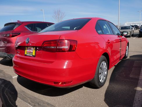 Used 2015 Volkswagen Jetta S image 4