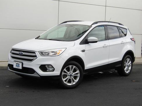 Used 2018 Ford Escape SE image 25