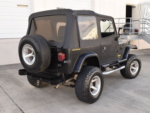 Used 1993 Jeep Wrangler 4WD image 36