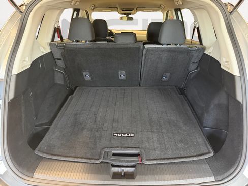 Used 2023 Nissan Rogue SV image 13