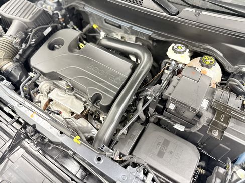 Used 2023 Chevrolet Equinox LT image 30