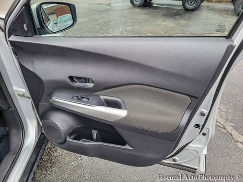 Used 2020 Nissan Kicks SV image 29