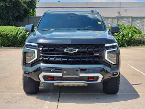 Used 2025 Chevrolet Suburban Z71 w/ Comfort Package AWD/4WD image 2