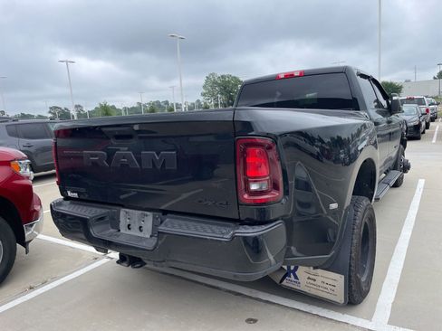 Used 2025 RAM 3500 Big Horn AWD/4WD image 4